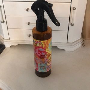 Amika Bombshell blowout spray.